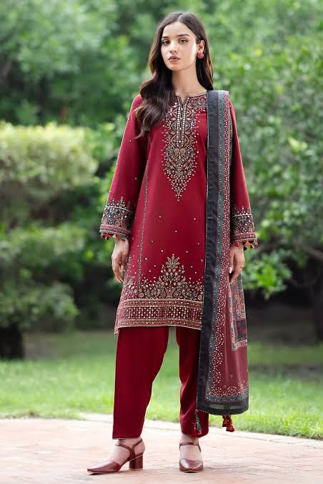 3PC LUXURY LAWN EMBROIDERED  SUIT